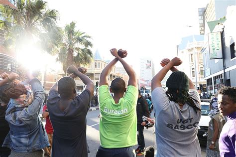  Das FeesMustFall-Bewegung: Ein Sturm der Empörung über die Studiengebühren in Südafrika